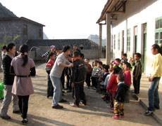 Los niños estaban muy contentos de vernos