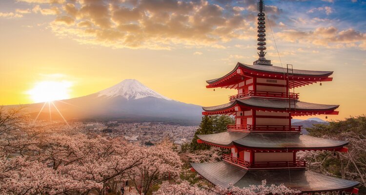 Vista de Monte Fuji desde plataforma del Santuario Arakura Fuji Sengen-jinja